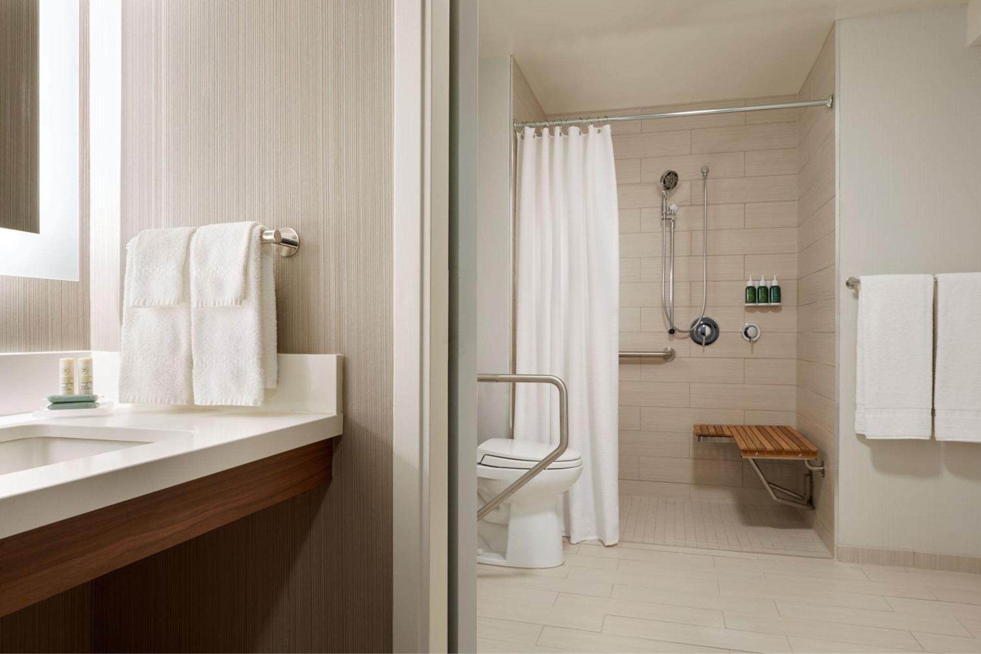 Courtyard By Marriott Ottawa Downtown Hotel Bagian luar foto