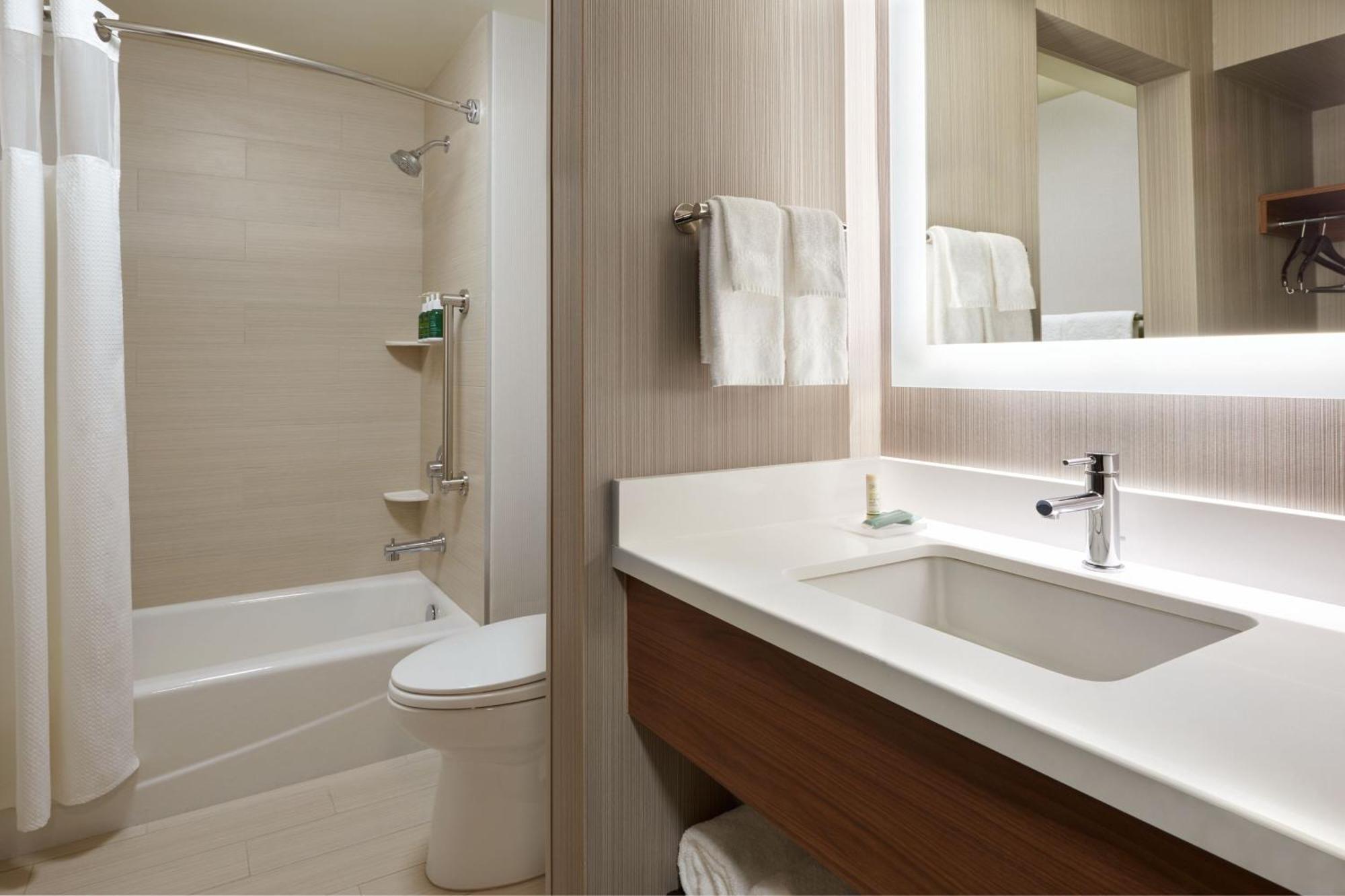 Courtyard By Marriott Ottawa Downtown Hotel Bagian luar foto