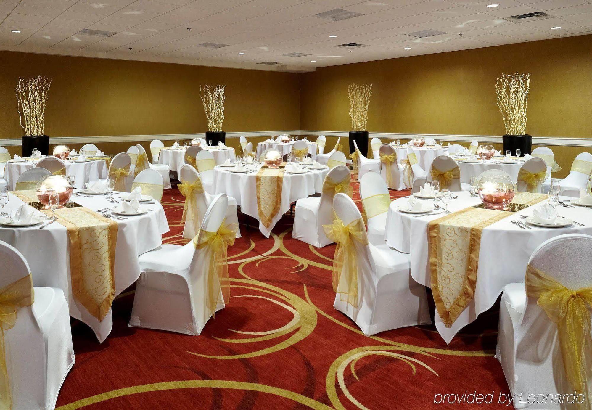 Courtyard By Marriott Ottawa Downtown Hotel Bagian luar foto
