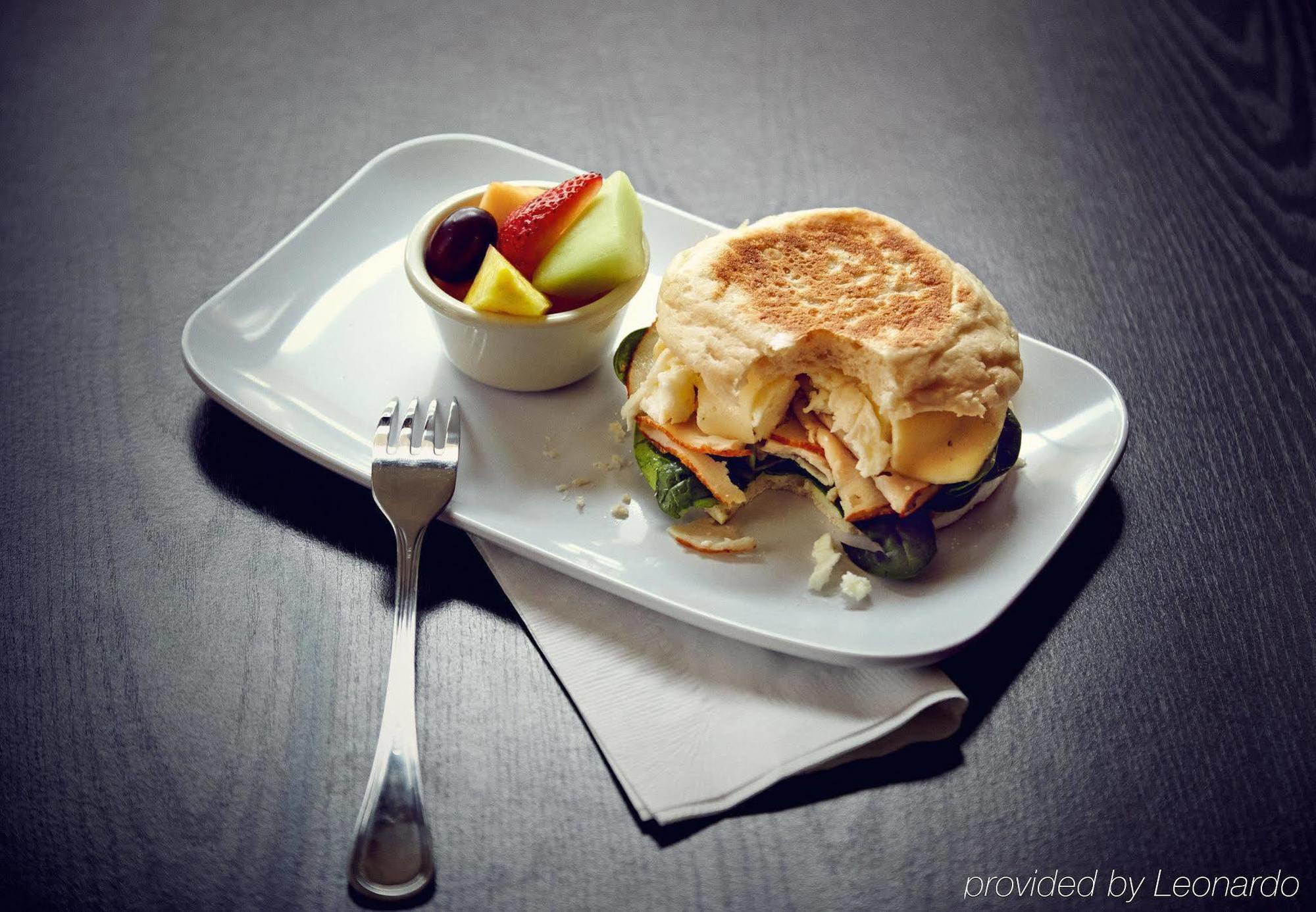 Courtyard By Marriott Ottawa Downtown Hotel Bagian luar foto